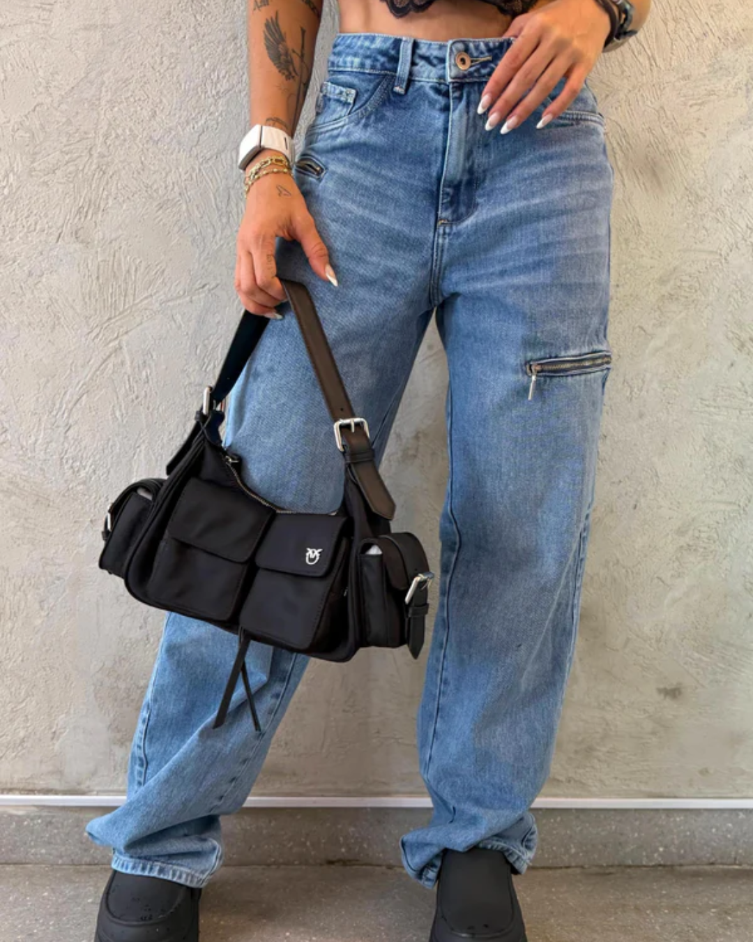 baggy blue mid rise alien jeans