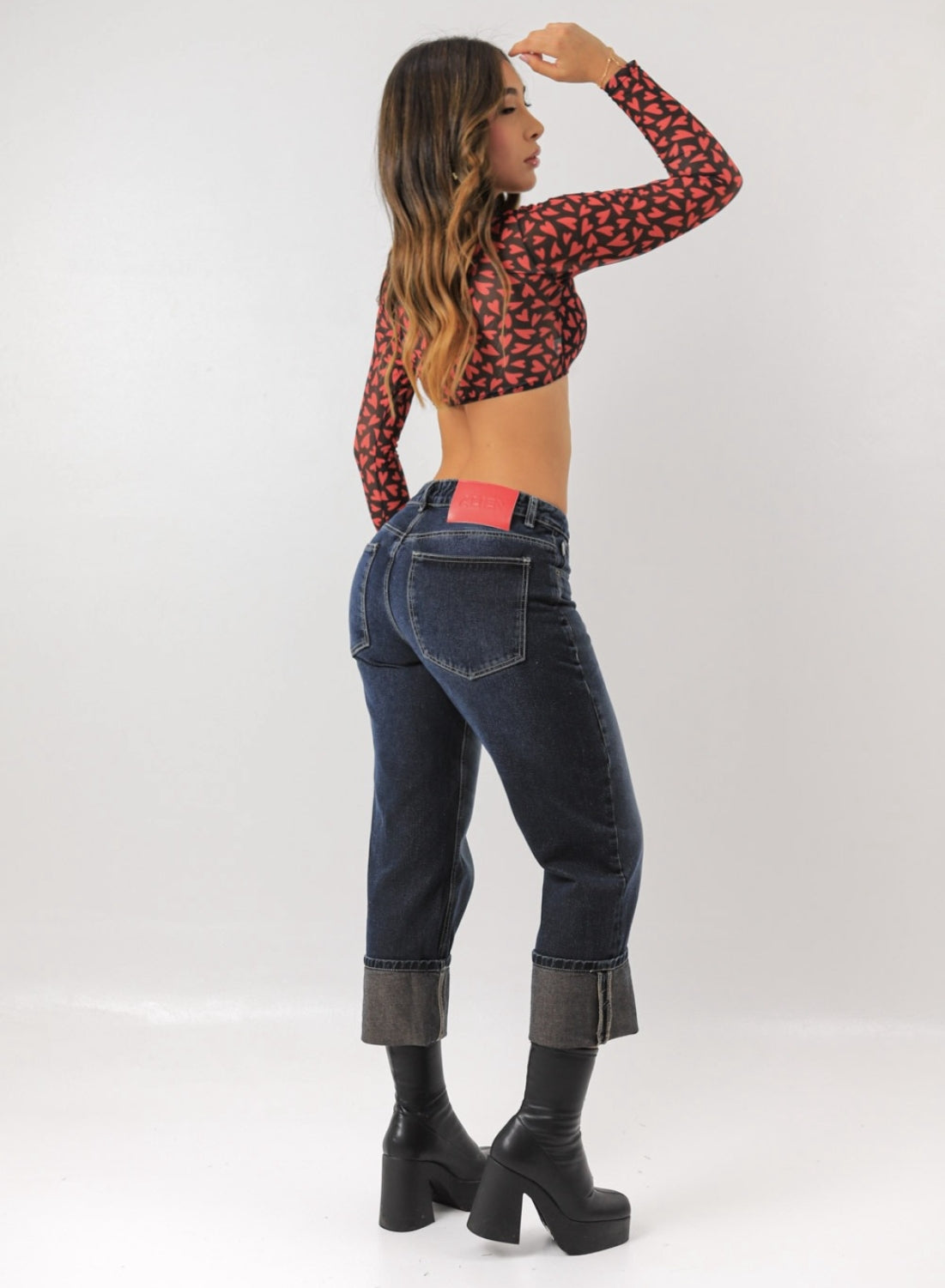 Women's Low Rise  Boyfriend - Cropped Alien Jeans