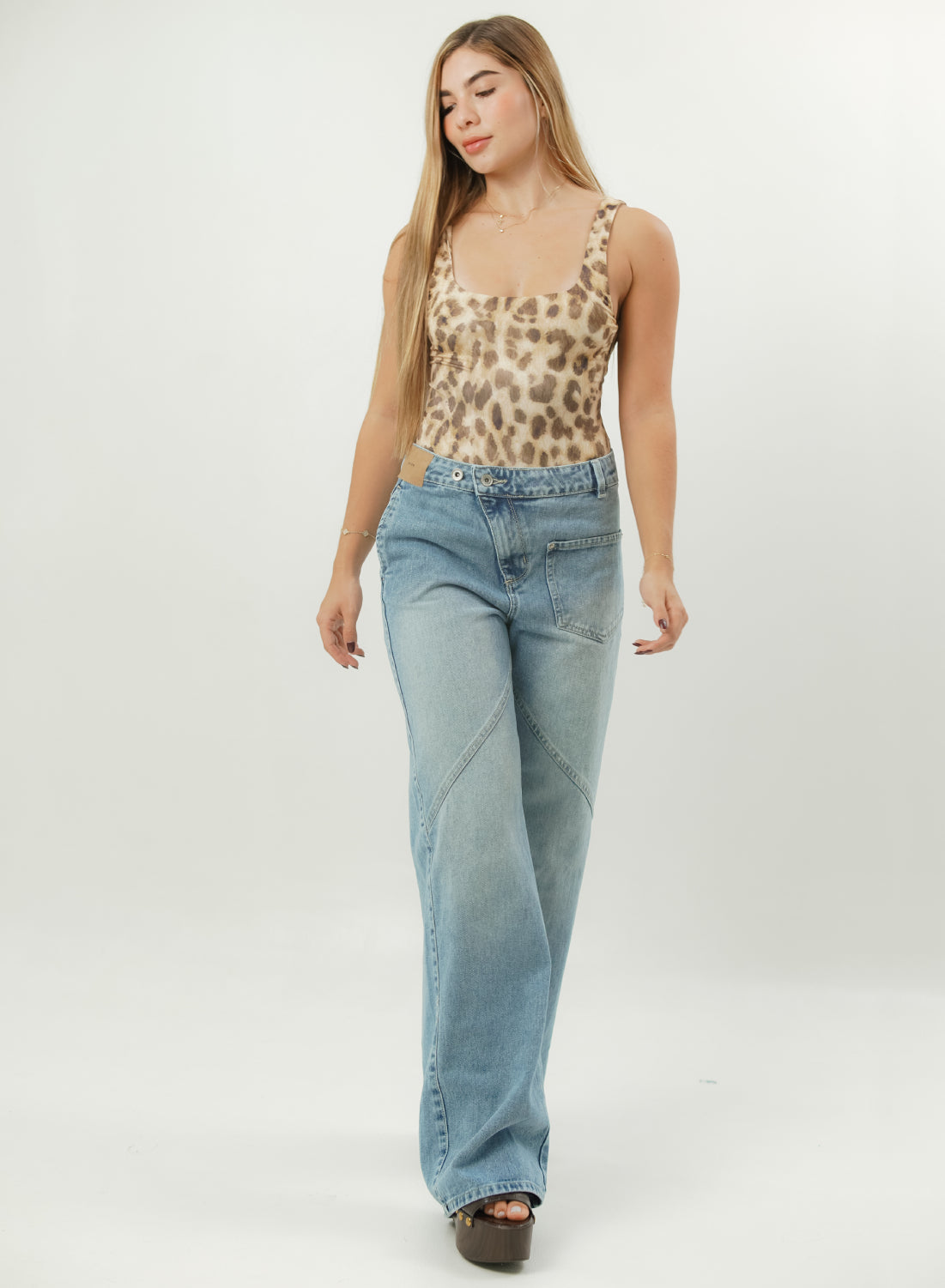 Women's Low Rise Barrel Jeans