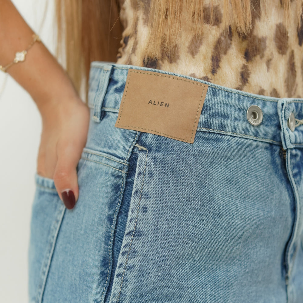 
                      
                        Women's Low Rise Barrel Jeans
                      
                    