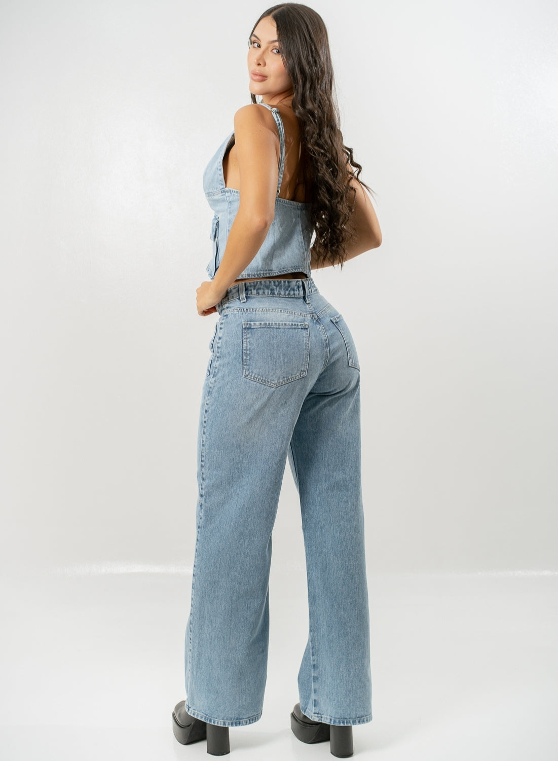 Women's Low Rise Barrel Jeans light blue