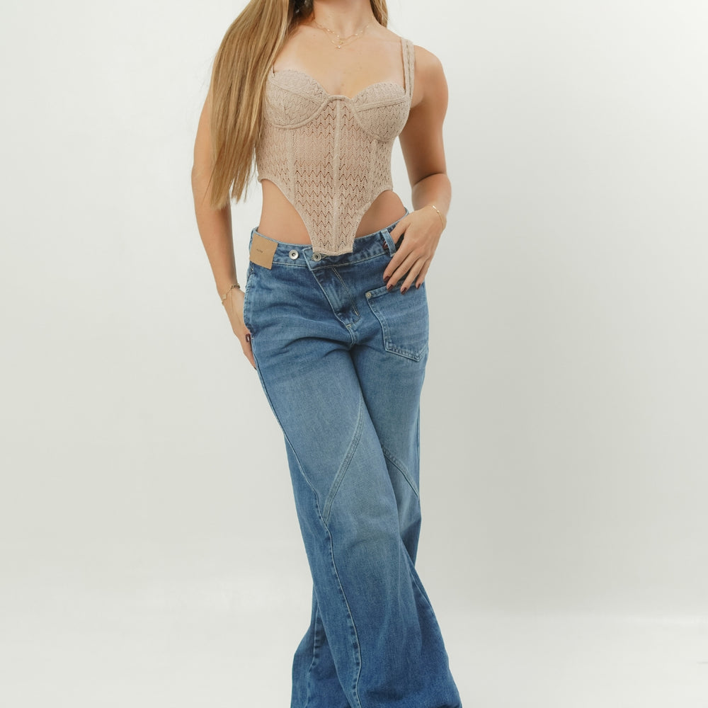 
                      
                        Women's Low Rise Barrel Alien Jeans
                      
                    