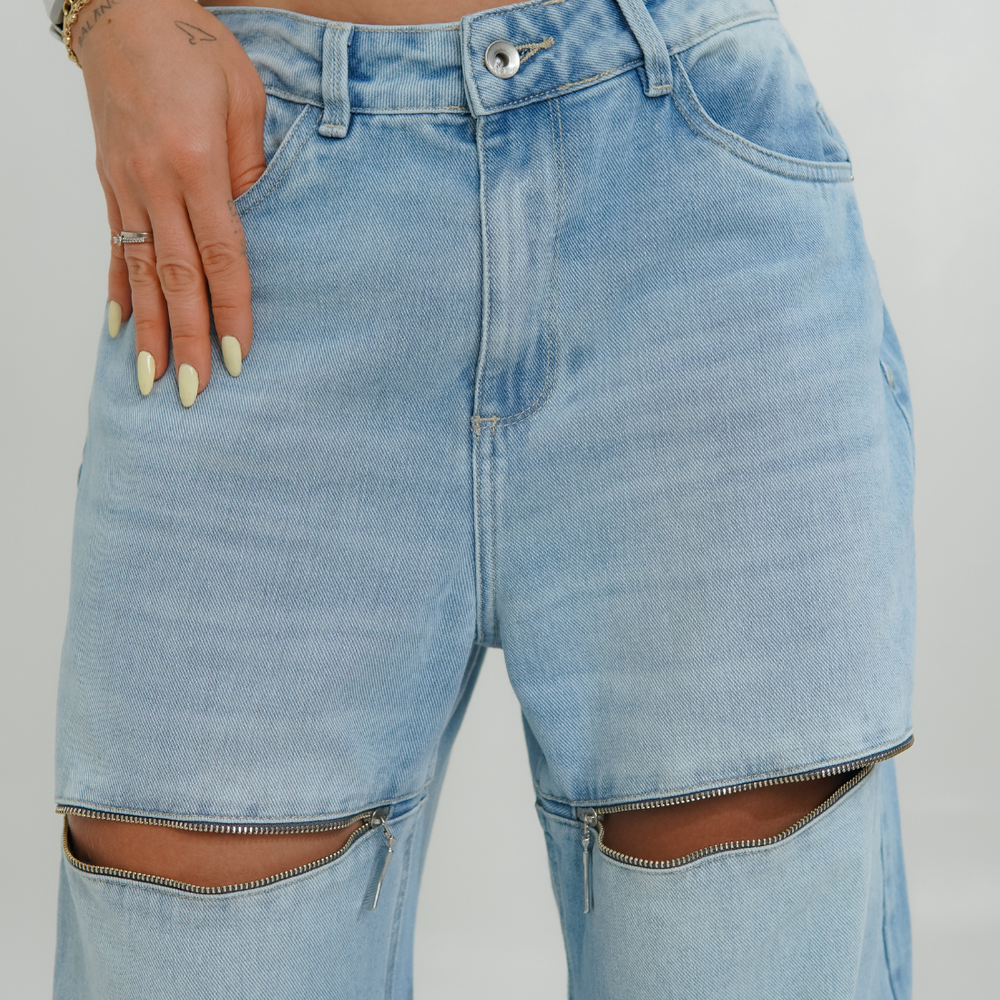 
                      
                        Women's Low Rise Bagg Light Blue Jeans
                      
                    