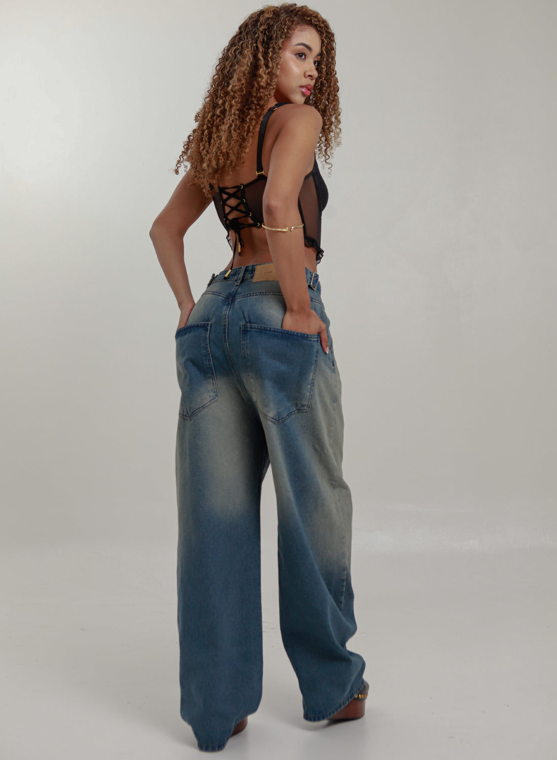 Women's Low Waist Barrel Alien Jeans