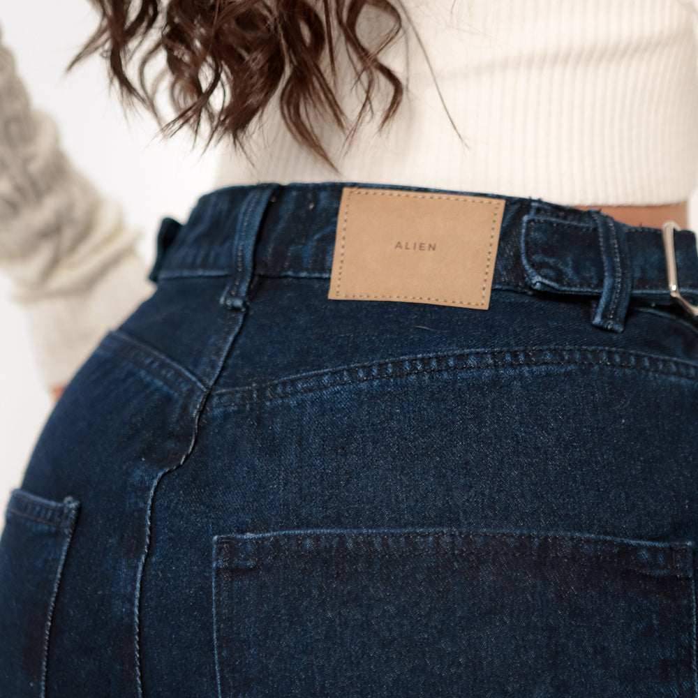 
                      
                        DARK BLUE Women's Low Waist Barrel Alien Jeans Colombia
                      
                    