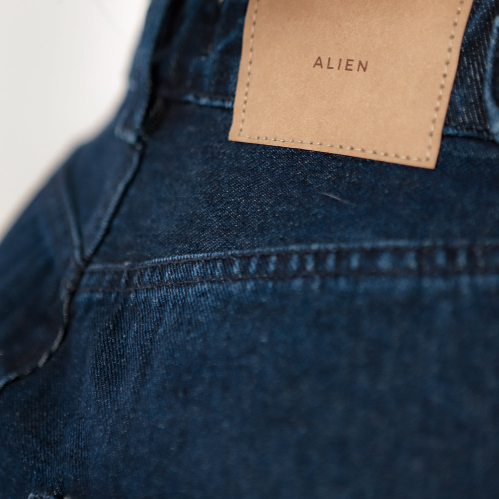 
                      
                        DARK BLUE Women's Low Waist Barrel Alien Jeans Colombia
                      
                    