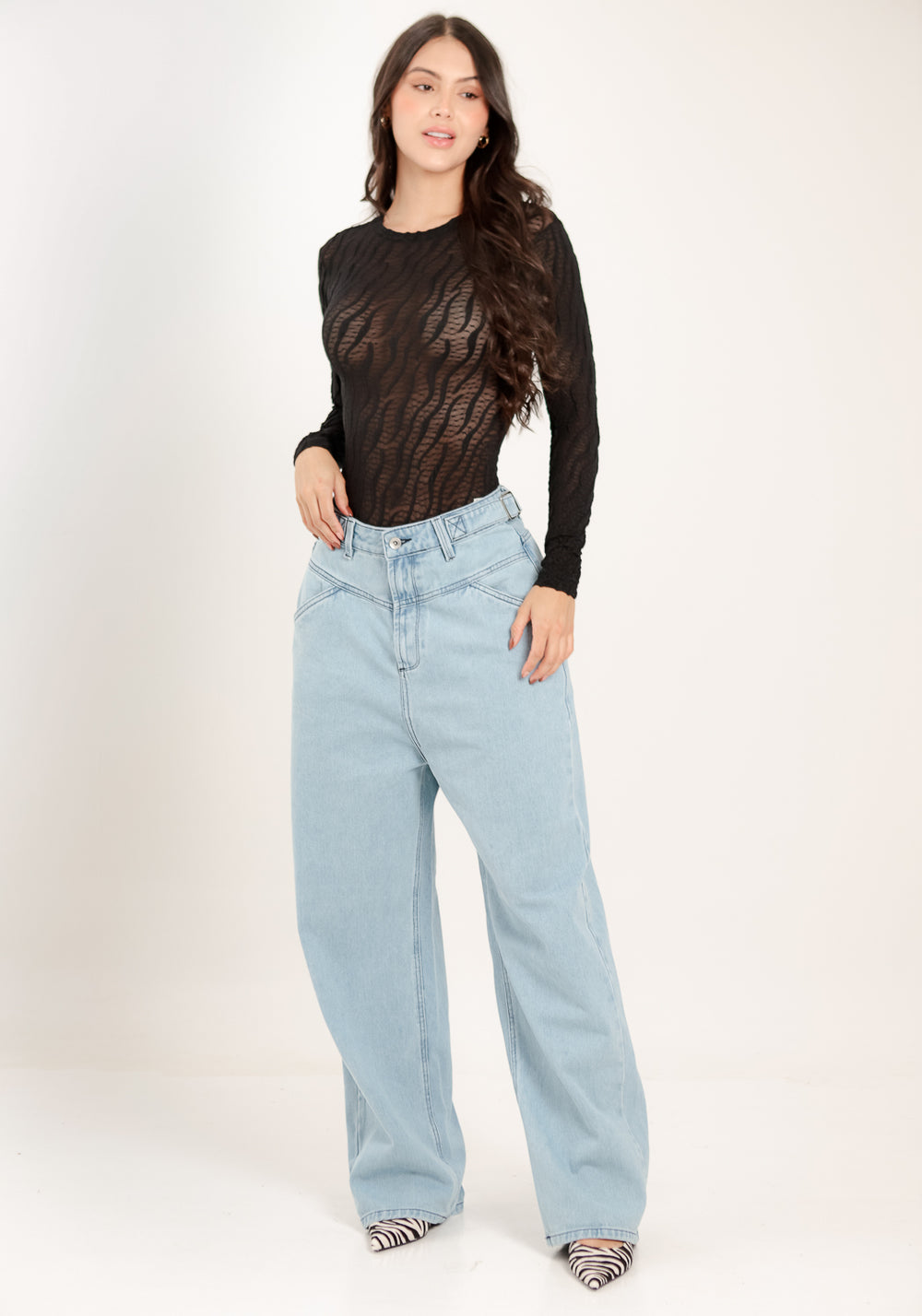 light blue Women's Low Waist Barrel Alien Jeans
