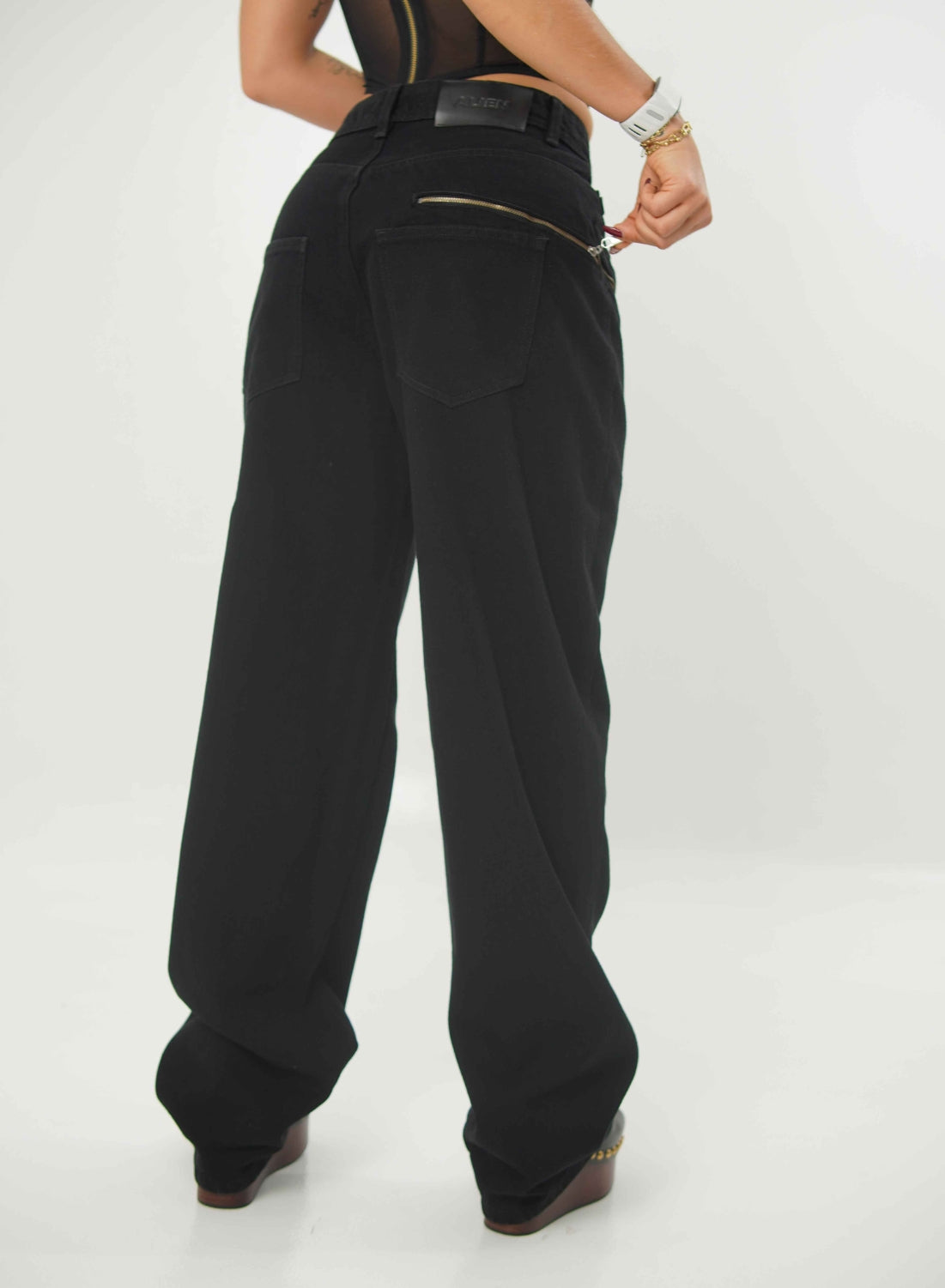  Women's Mid Waist Baggy Alien Jeans