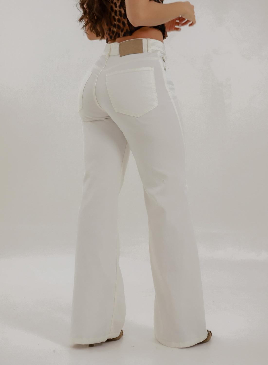 Moon Off-white - Women's Medium Rise Bootcut Jeans