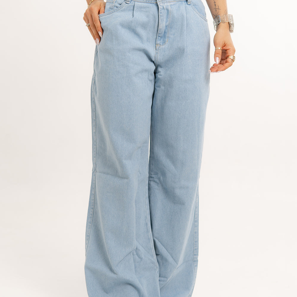 
                      
                        BAGGY WDE LEG JEANS
                      
                    