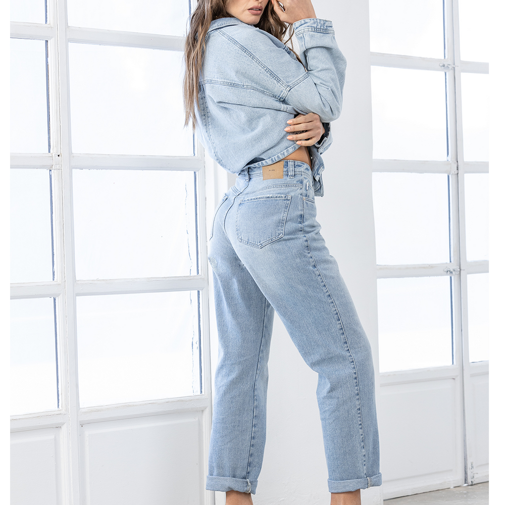 
                      
                        Carl - Women's Oversized Denim Jacket
                      
                    