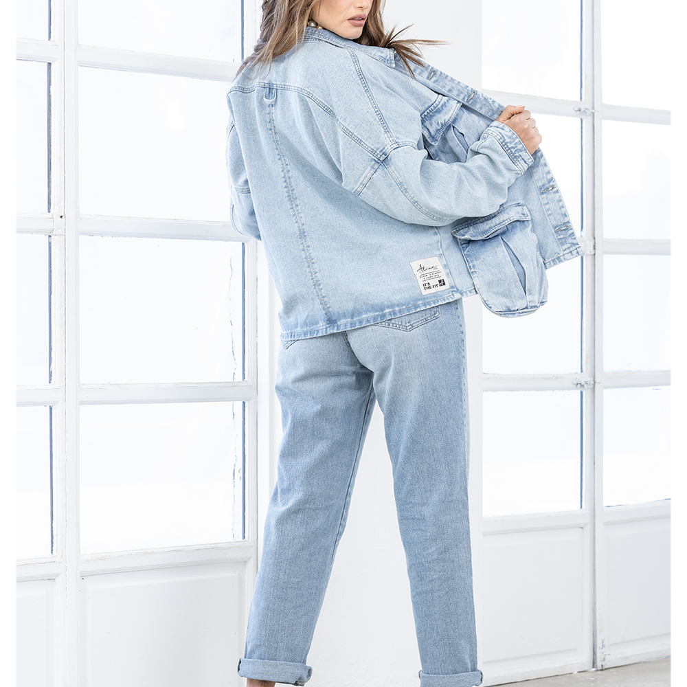 
                      
                        Carl - Women's Oversized Denim Jacket
                      
                    