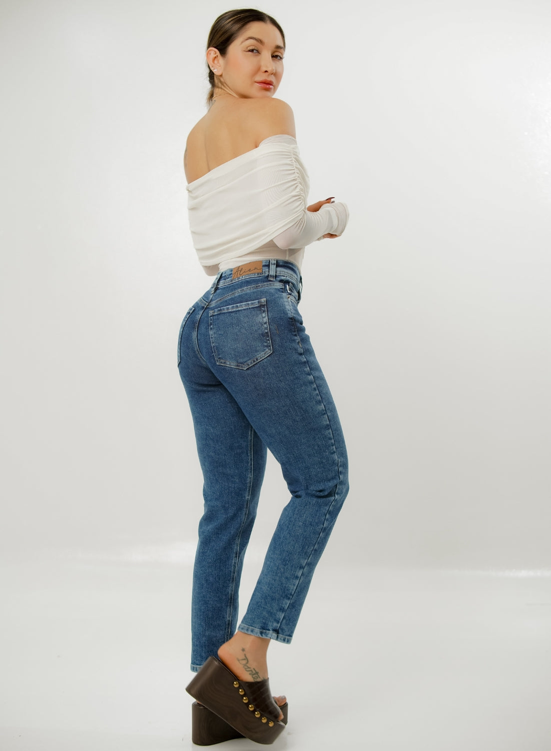 Roma 5 - Women's Classic Mid Rise Mom Jeans