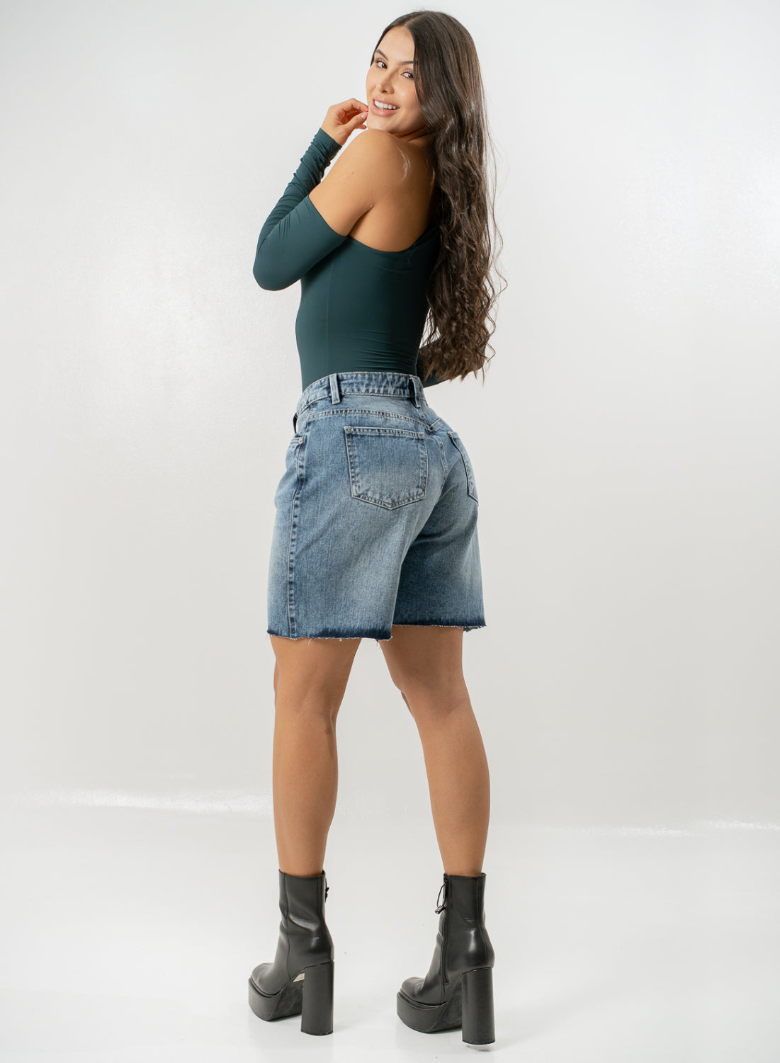 Women's Mid Rise Cargo Jorts