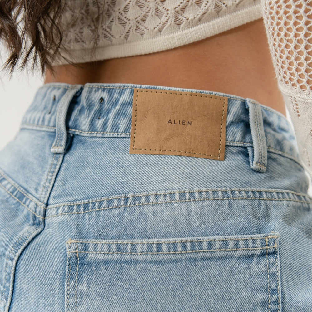 
                      
                        Women's Mid Rise Jorts RIPPED Light blue
                      
                    