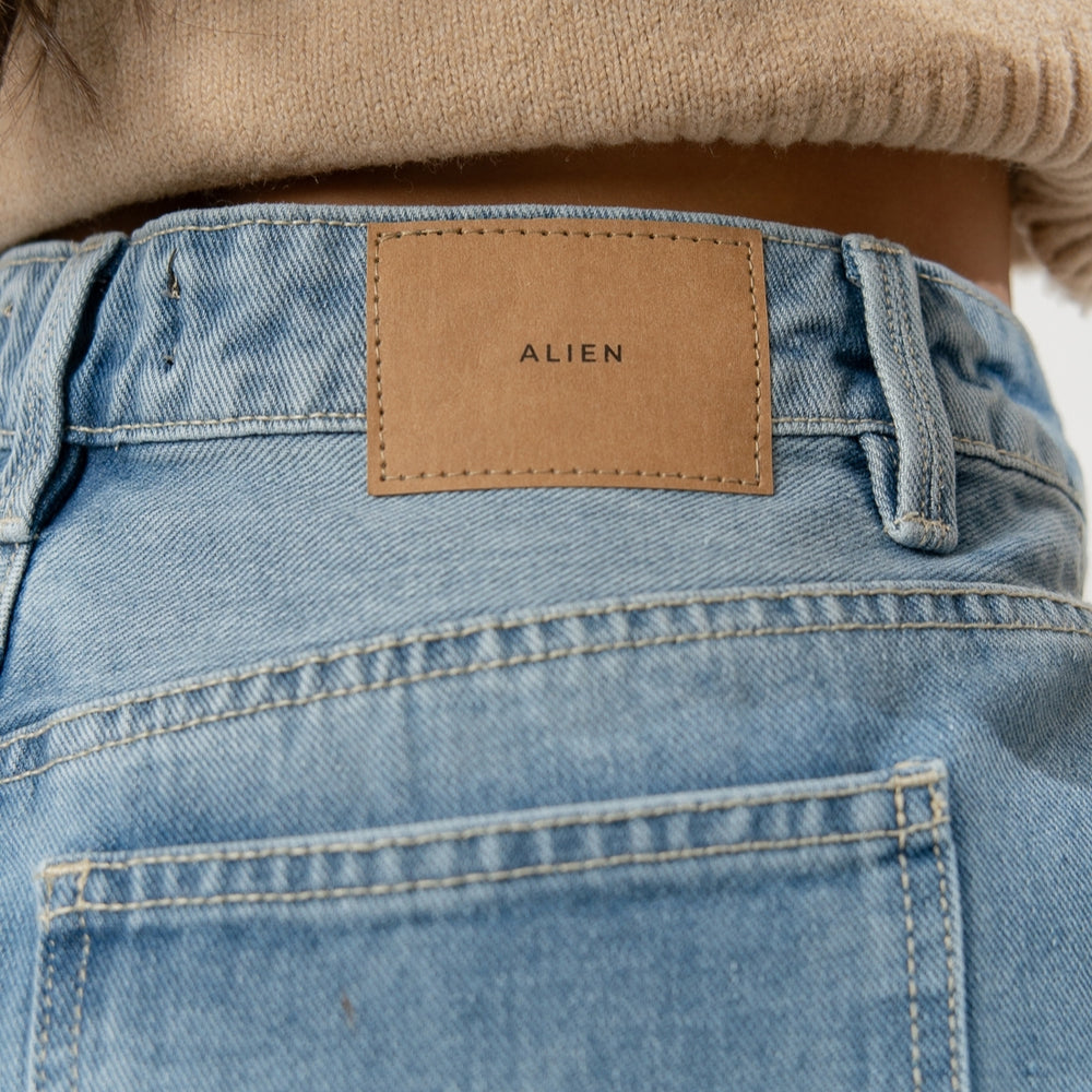
                      
                        Women's Mid Rise Jorts MID BLUE ALIEN JEANS distreseed and ripped
                      
                    