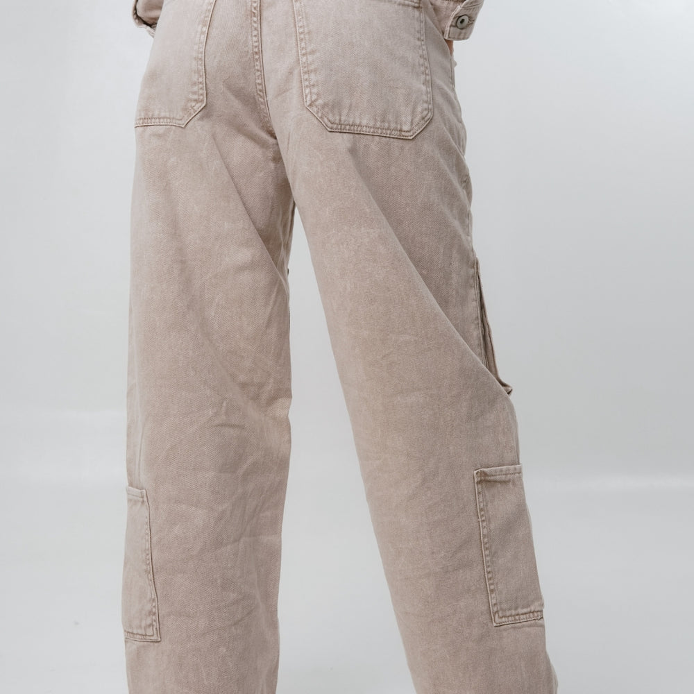 
                      
                        Women's Low Rise Cargo Alien Jeans
                      
                    