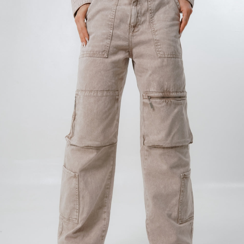 
                      
                        Women's Low Rise Cargo Alien Jeans
                      
                    