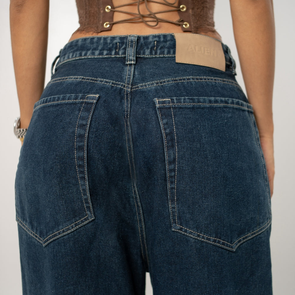 
                      
                        Women's Low Rise Barrel Alien Jeans
                      
                    