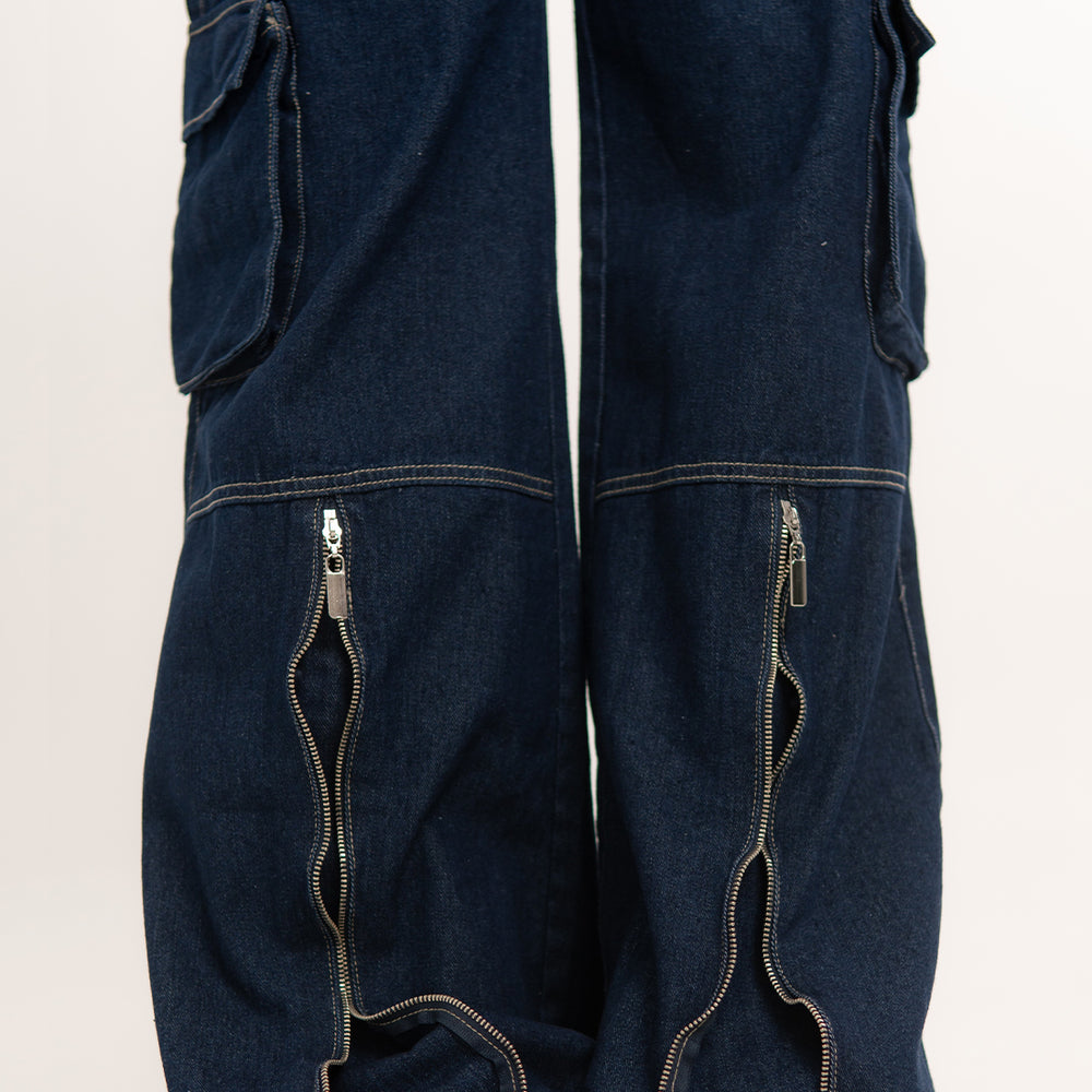 
                      
                        CARGO JEANS
                      
                    