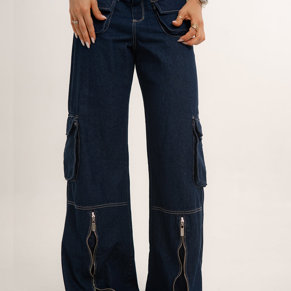 
                      
                        CARGO JEANS
                      
                    