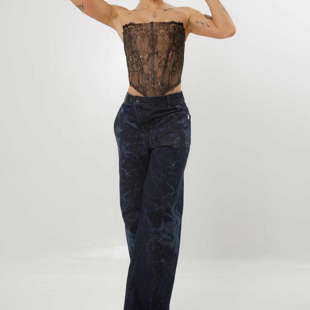 
                      
                        Women's Low Rise Straight Dark Blue Jeans with Lasser effect 
                      
                    