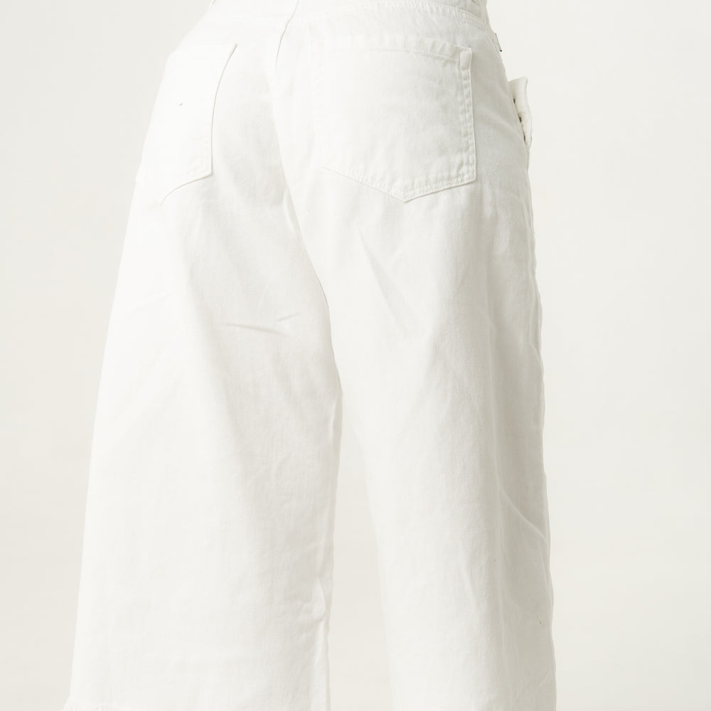 
                      
                        Women's Extra Long Low Rise White Jorts
                      
                    