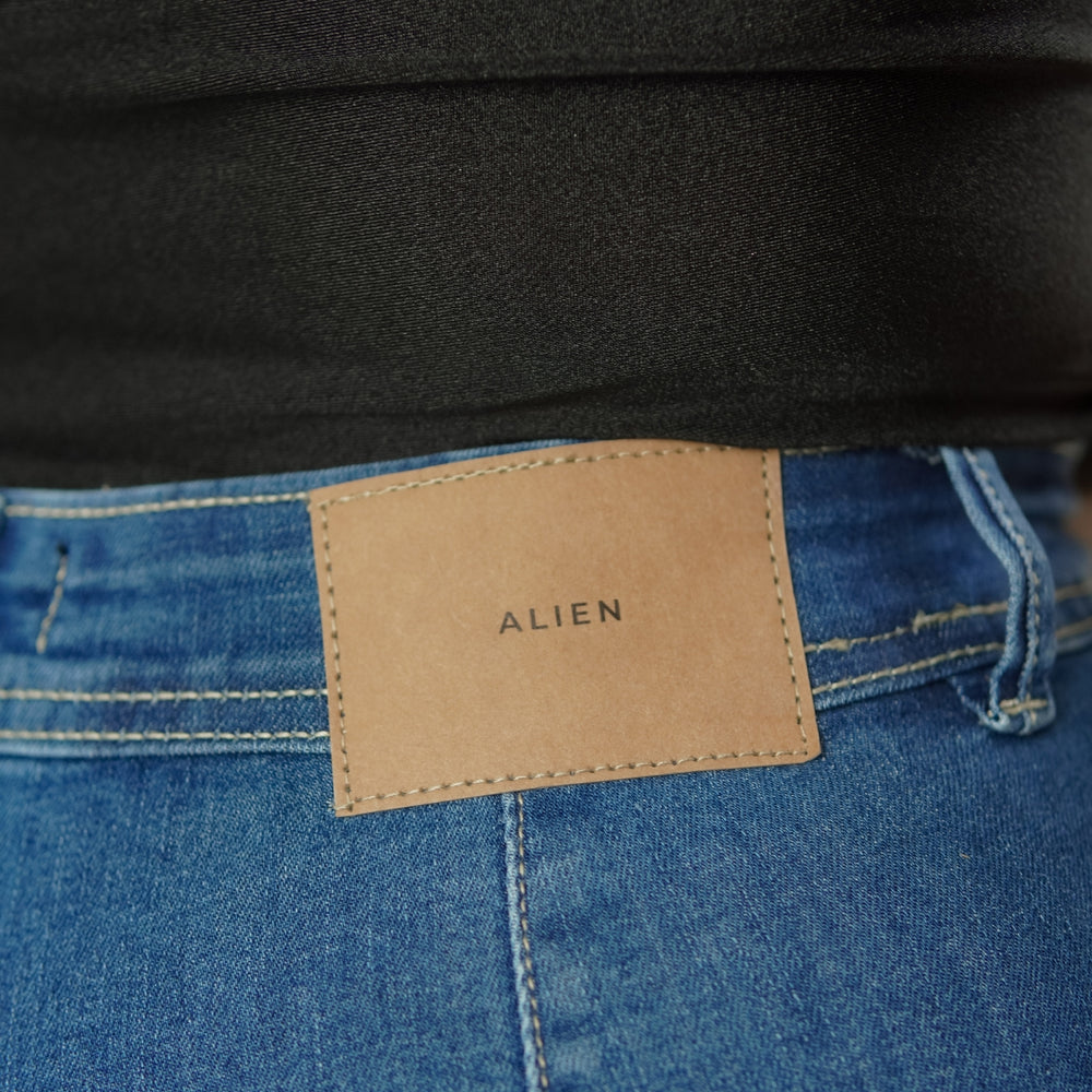 
                      
                        ONE SIZE SKINNY BLUE ALIEN JEANS
                      
                    